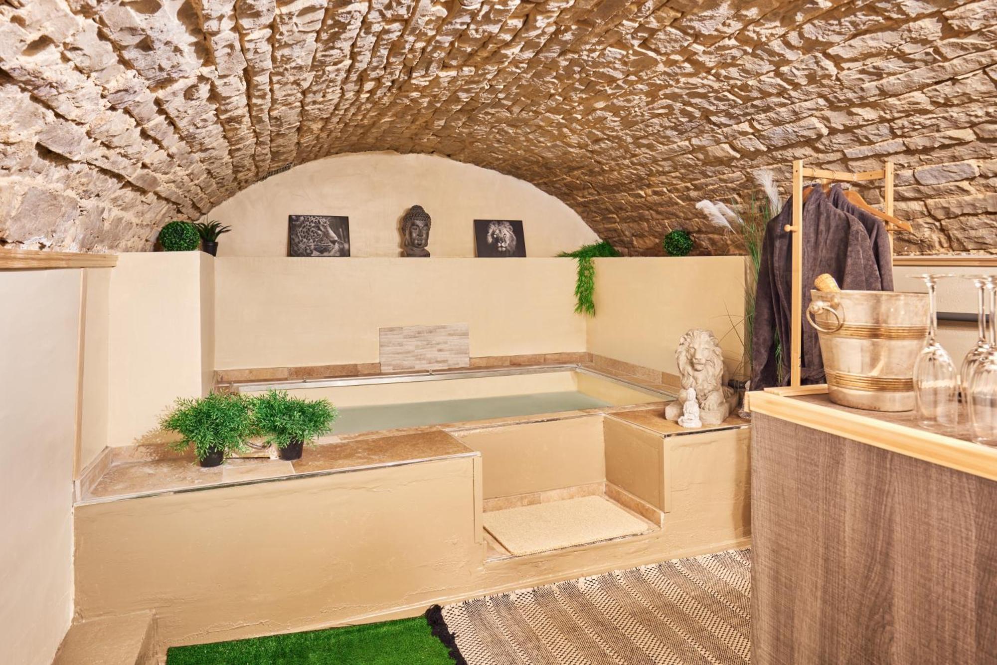 Suite Lovespa Coligny Экстерьер фото